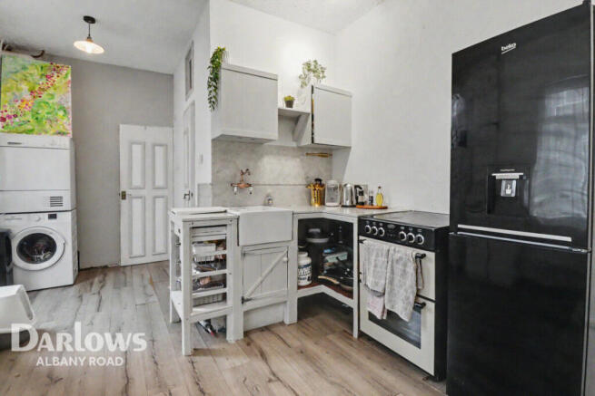 1 bed property, in Connaught Road, £135,000
