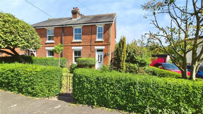 2 bed property, in High Street, £375,000
