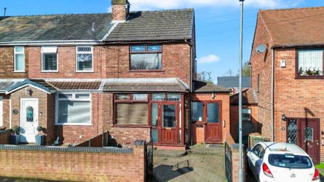 2 bed property, in Litherland Crescent, £160,000