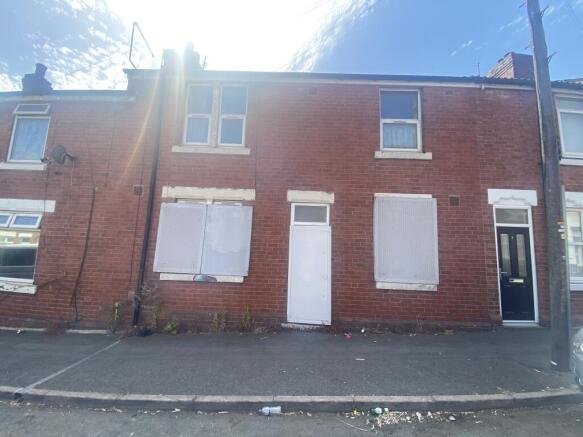 2 bed property, in 80 Cavendish Road, £40,000