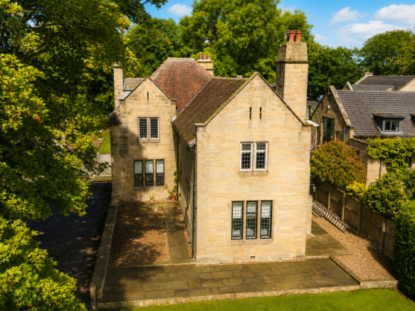 4 bed property, in The Old Vicarage, £750,000