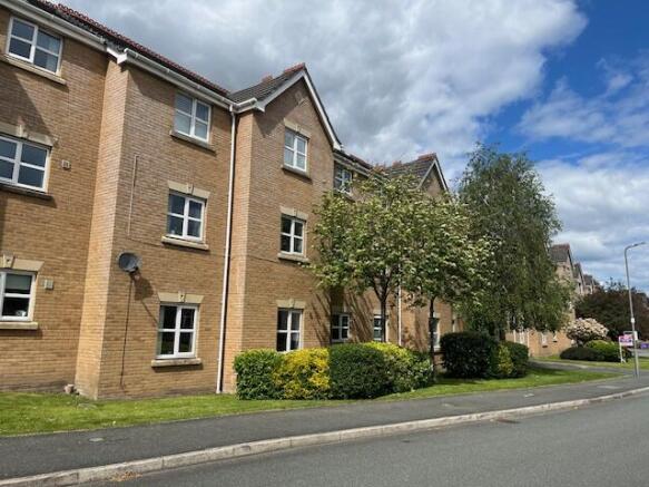 2 bed property, in 93 Colonel Drive, £70,000