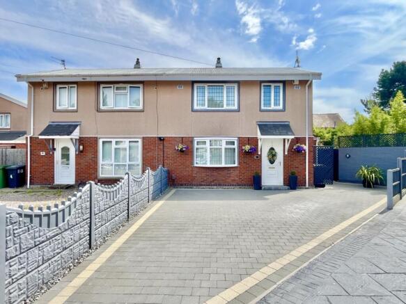 3 bed property, in Somerford Gardens, £210,000
