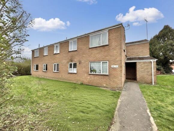 1 bed property, in Rosebery Avenue, £92,000