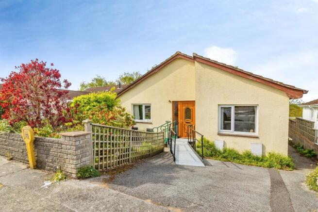 4 bed property, in Park View, £275,000