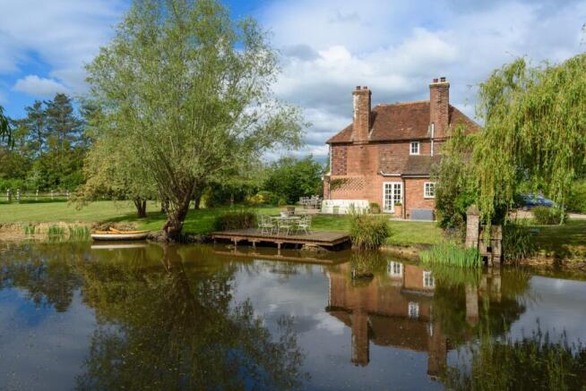 5 bed property, in Biddenden Road, £1,200,000