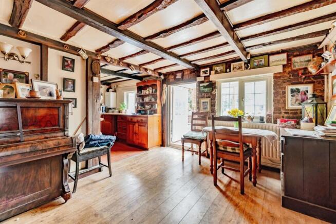 4 bed property, in Ifield Street, £650,000