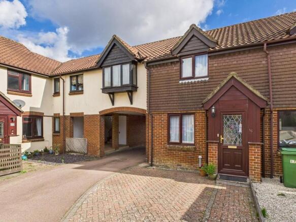 2 bed property, in Smiths Mead, £285,000