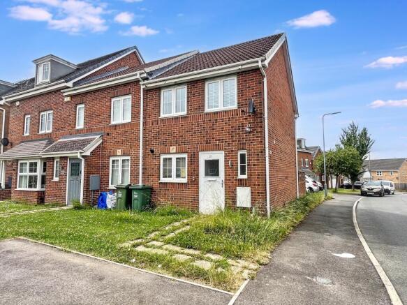2 bed property, in 21 Brunel Walk, £75,000