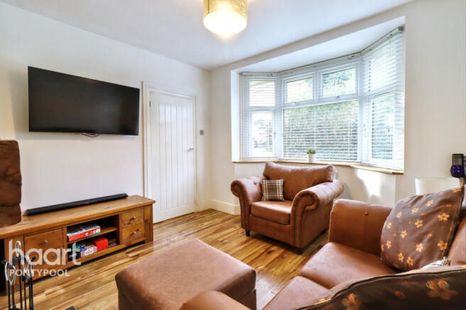 3 bed property, in Sycamore Road, £265,000