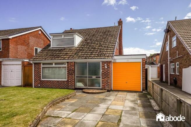 3 bed property, in Hawksworth Drive, £300,000