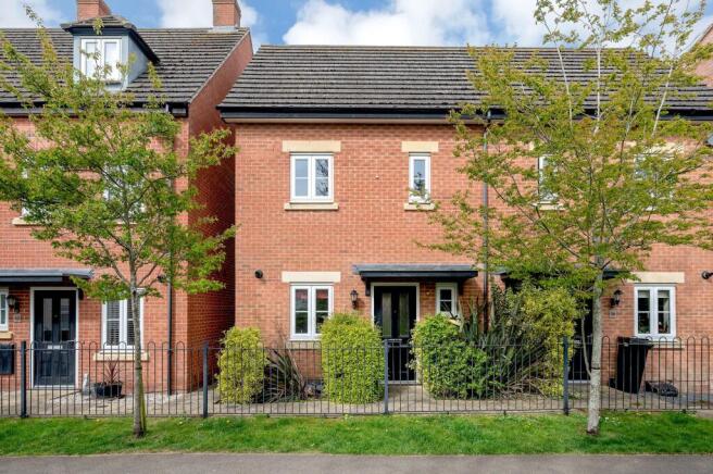 3 bed property, in Coleridge Way, £240,000