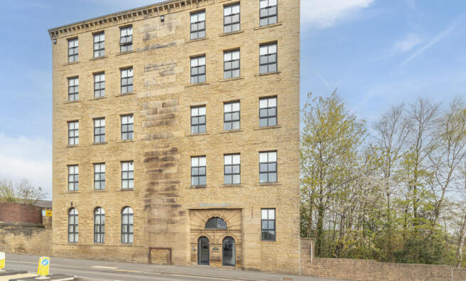 1 bed property, in Pellon Lane, £42,500
