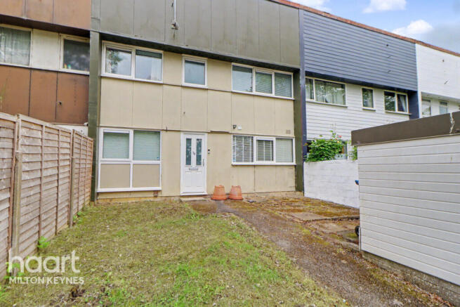 3 bed property, in Kingsfold, £190,000