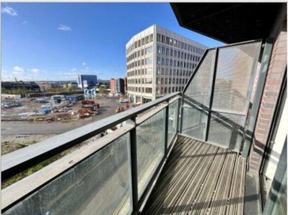 2 bed property, in Waterloo Street, £95,000