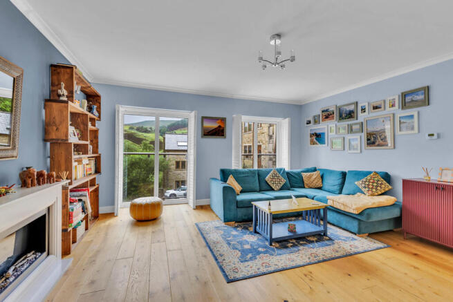 4 bed property, in Parkside Road, £470,000