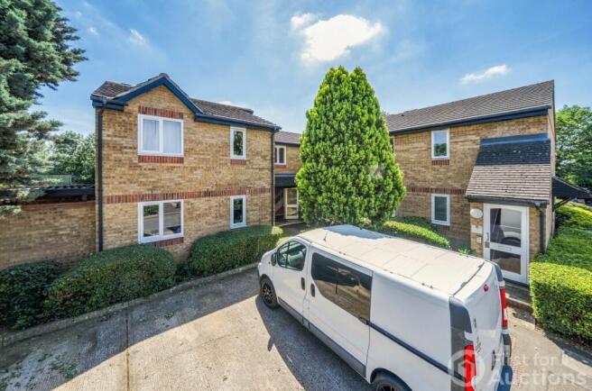 1 bed property, in Talisman Street, £72,000