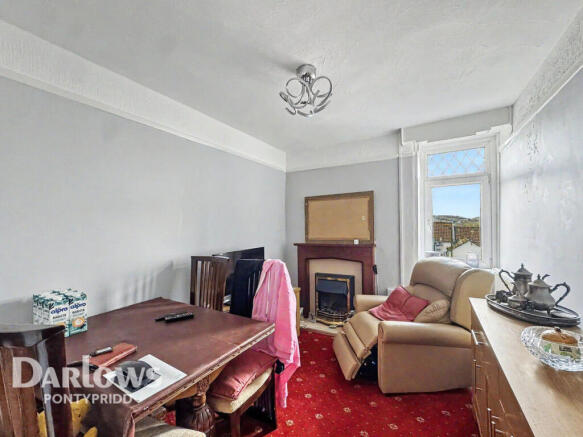 2 bed property, in Mary Street, £130,000