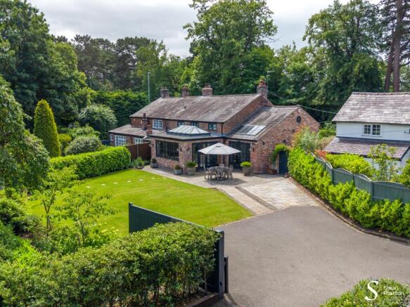 3 bed property, in Toft Road, £975,000