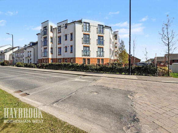 2 bed property, in Derwent Chase, £150,000