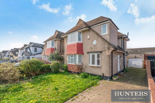 4 bed property, in Camborne Way, £775,000
