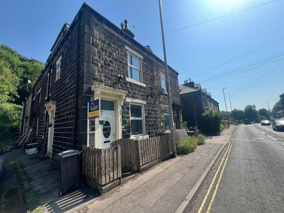 3 bed property, in Burnley Road, £145,000