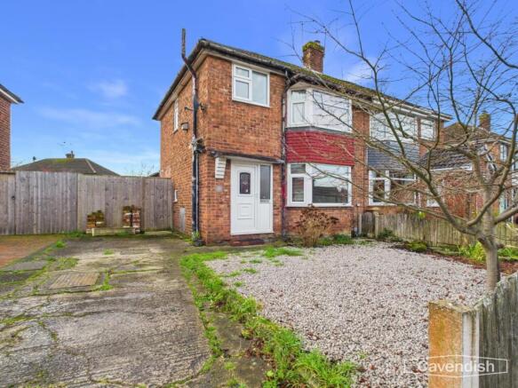 3 bed property, in Oldfield Crescent, £225,000