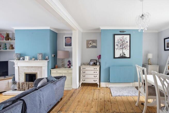 2 bed property, in Bristol BS5, £290,000