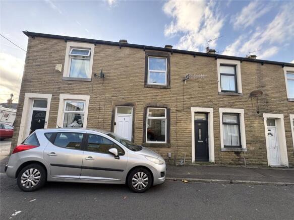 2 bed property, in Elmwood Street, £65,000