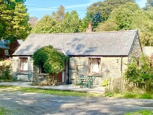 Land, in Llanrhychwyn, £389,500