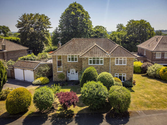 4 bed property, in Chilterns Park, £1,300,000
