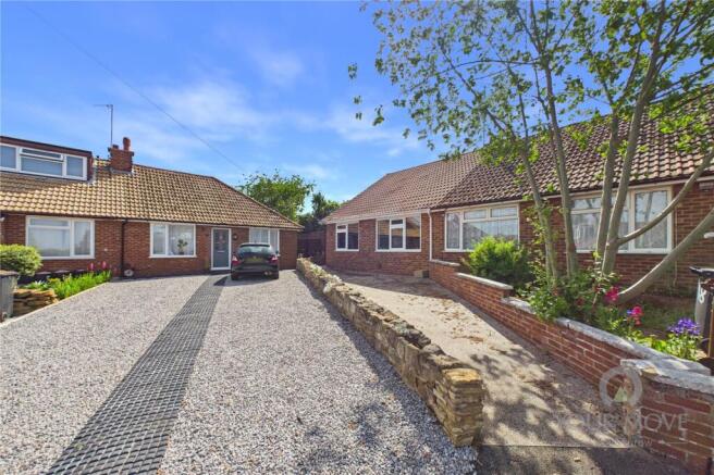 2 bed property, in The Avenue, £265,000