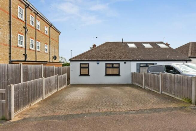 2 bed property, in Princes Road, £695,000