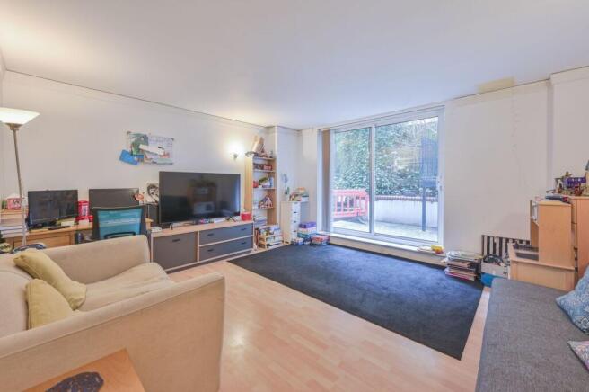 1 bed property, in Artillery Mansions, £725,000