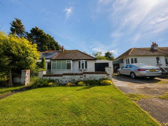1 bed property, in Mill Lane, £145,000