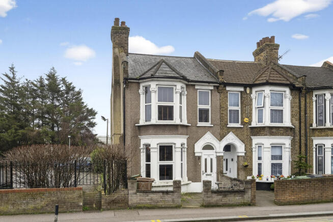 3 bed property, in Ruckholt Road, £625,000