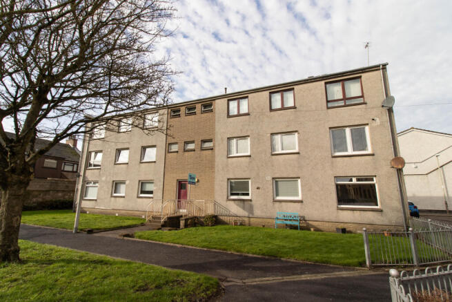 2 bed property, in North Street, £80,000