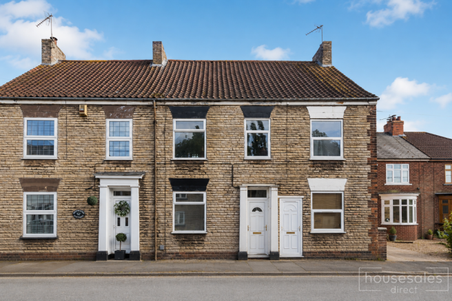 3 bed property, in Park Street Winterton, £87,500