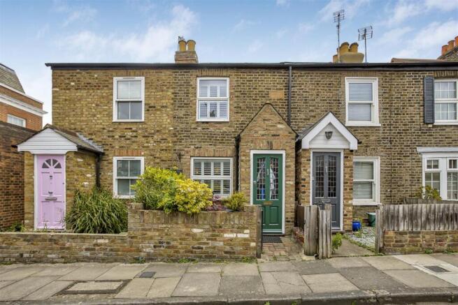 2 bed property, in Stanley Road, £650,000