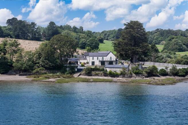 10 bed property, in Churchill Way, £2,950,000