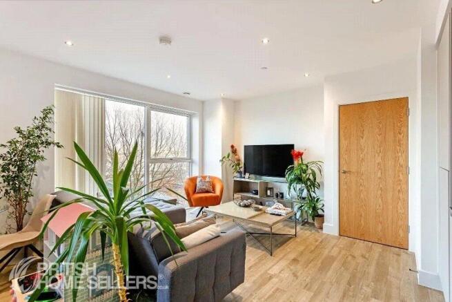 3 bed property, in Wray Avenue, £565,000