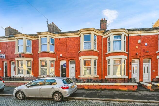 3 bed property, in Empress Road, £196,000