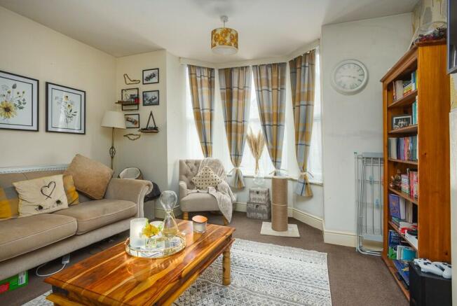 4 bed property, in Church Street, £250,000