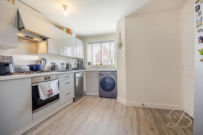 3 bed property, in Kernel Way, £210,000