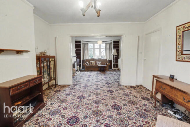 4 bed property, in Shanklin Drive, £475,000