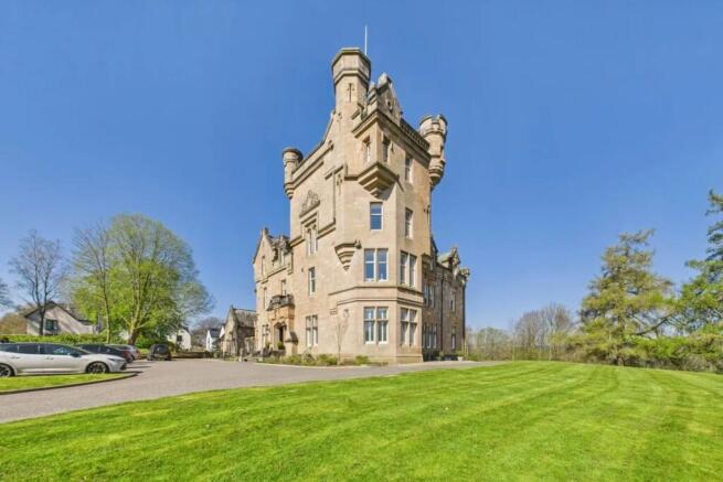 2 bed property, in Dalnair Castle Apartments, £325,000