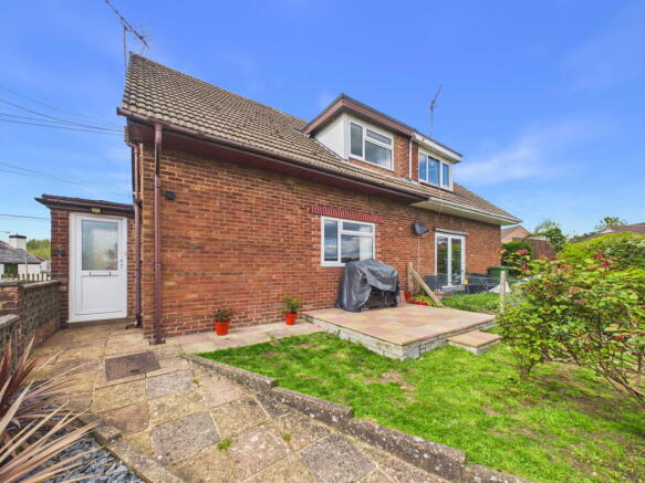 3 bed property, in Hazel Road, £230,000