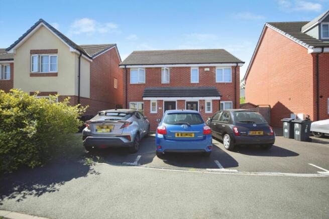2 bed property, in Electric Way, £192,000