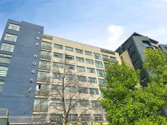 2 bed property, in 11 The Ice House, £120,000
