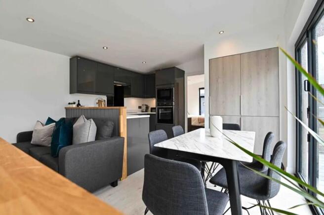 2 bed property, in 7 The Fossgate, £190,000